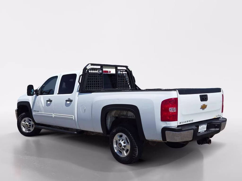 2014 White Chevrolet Silverado 2500HD LT 4X4 Truck