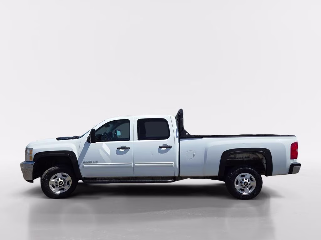 2014 White Chevrolet Silverado 2500HD LT 4X4 Truck