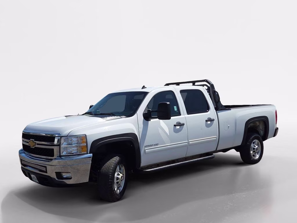 2014 White Chevrolet Silverado 2500HD LT 4X4 Truck