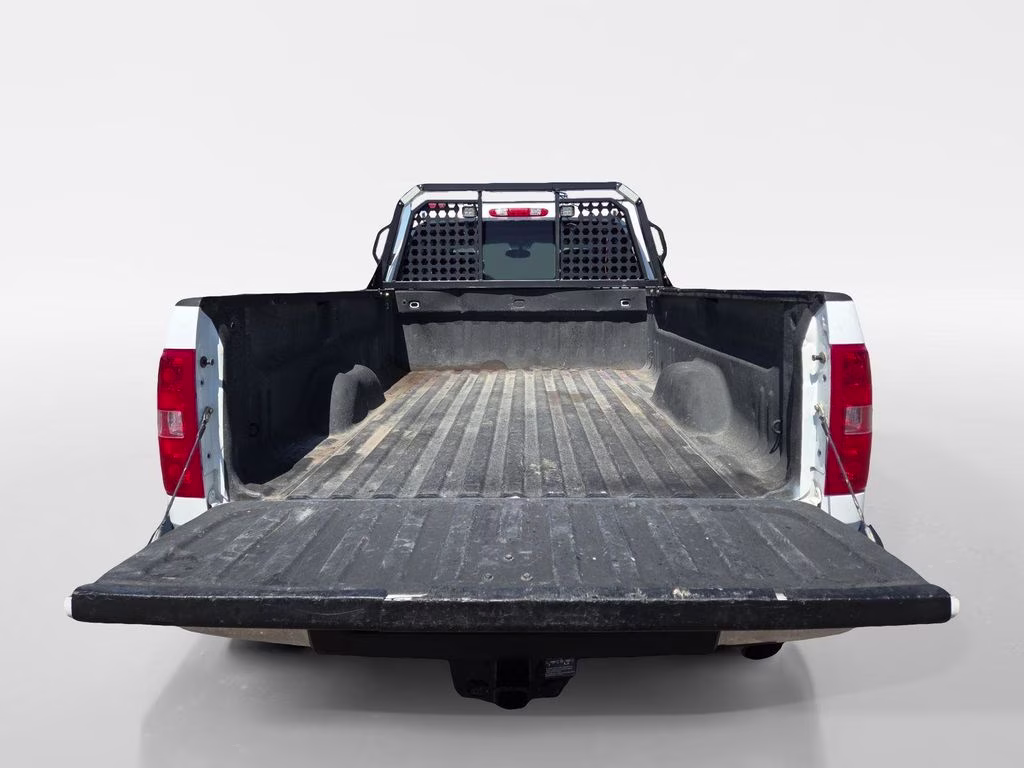 2014 White Chevrolet Silverado 2500HD LT 4X4 Truck