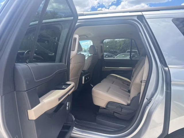 2024 Iconic Silver Metallic Ford Expedition Max XLT RWD SUV