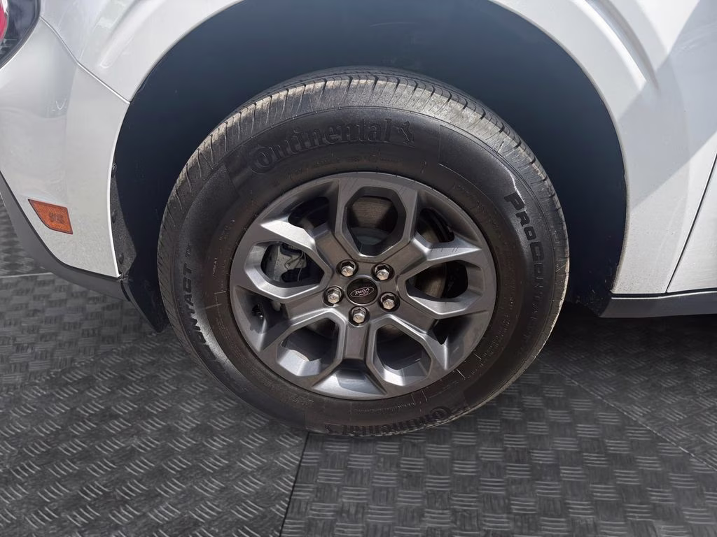 2025 Oxford White Ford Maverick XLT FWD Truck