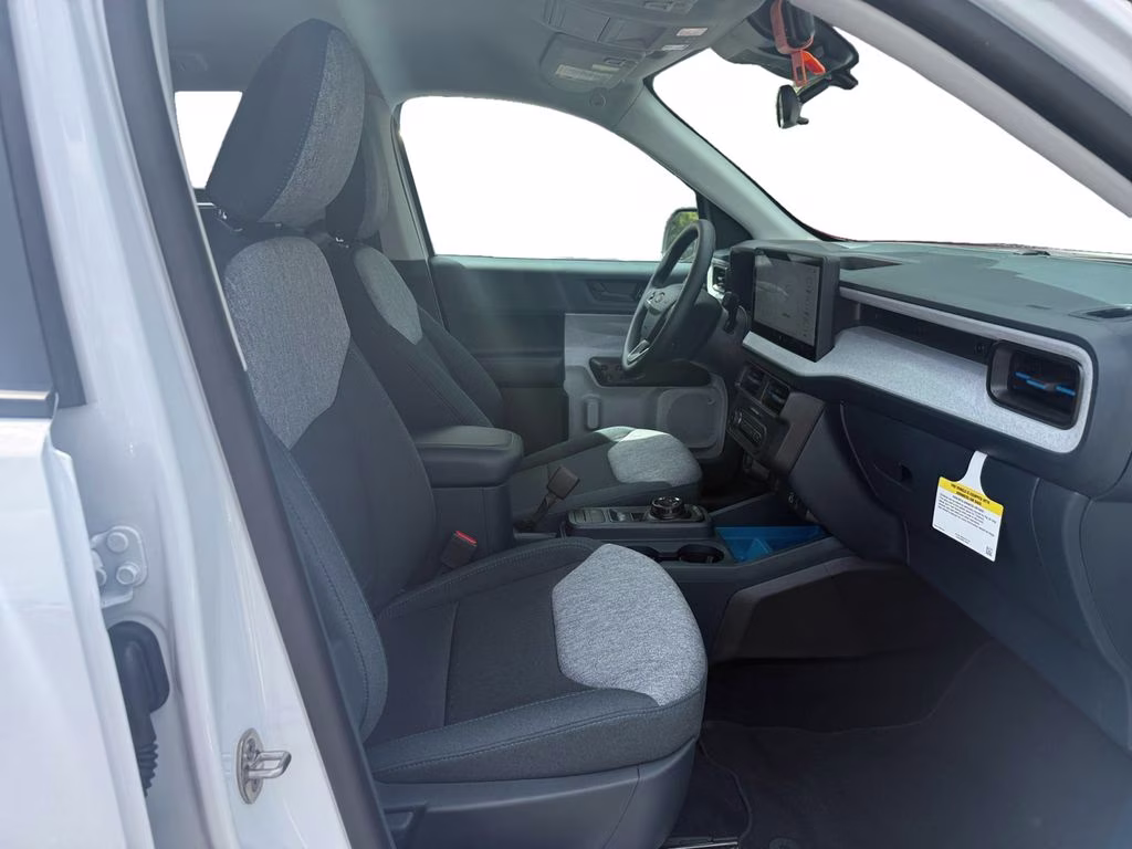 2025 Oxford White Ford Maverick XLT FWD Truck