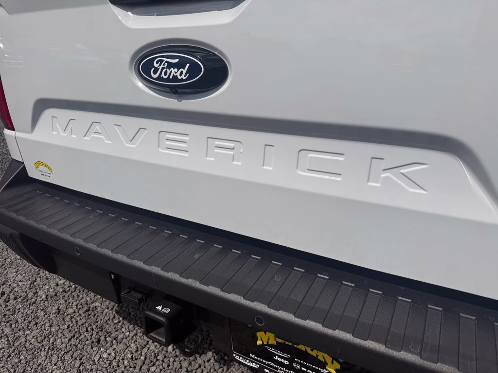 2025 Oxford White Ford Maverick XLT FWD Truck