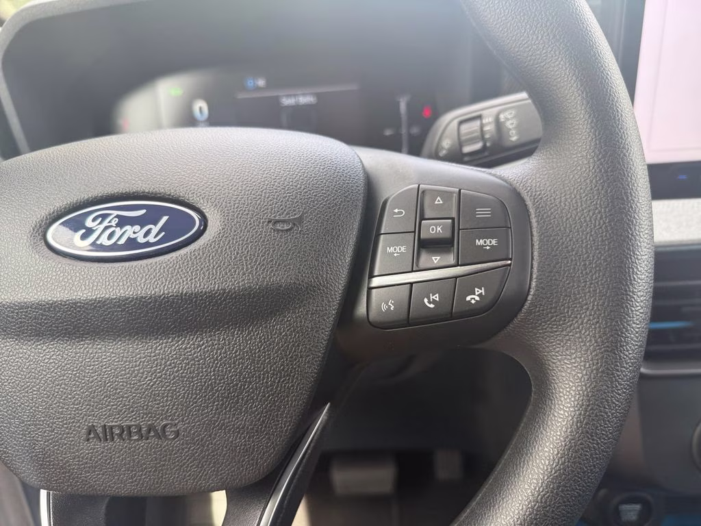 2025 Oxford White Ford Maverick XLT FWD Truck