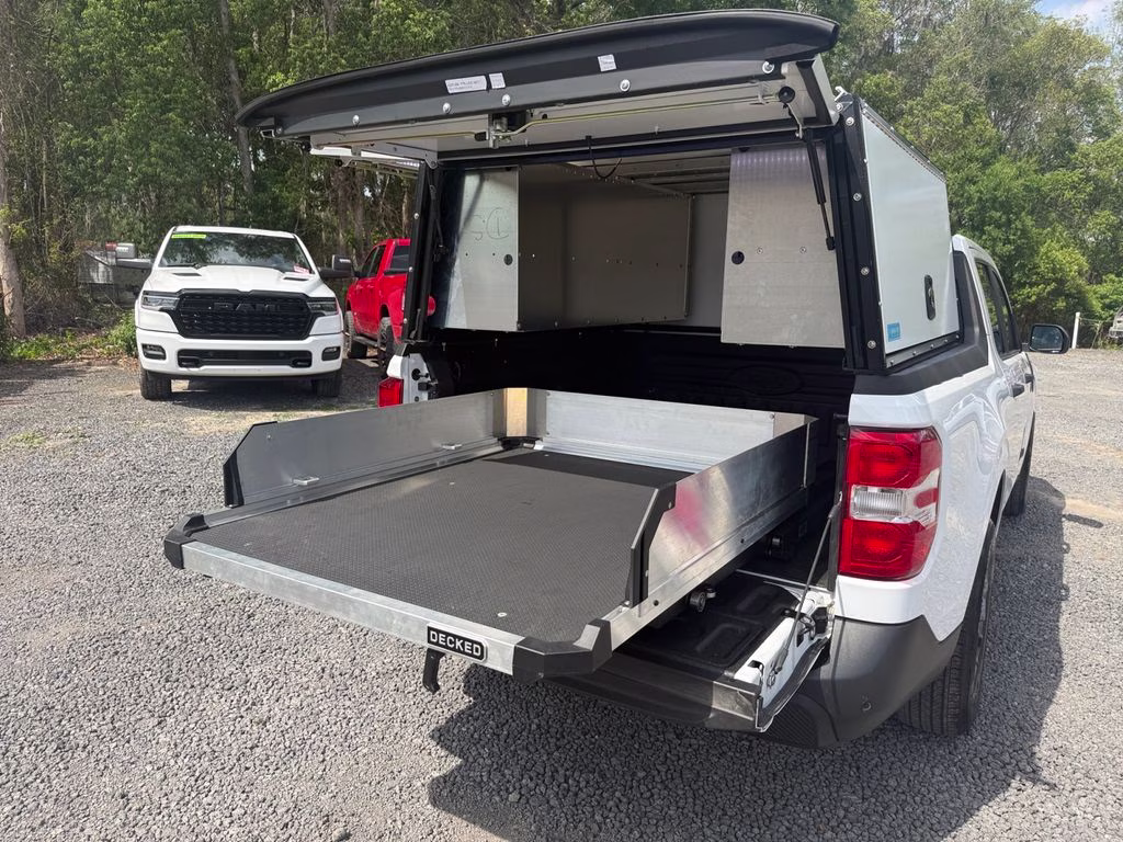 2025 Oxford White Ford Maverick XLT FWD Truck