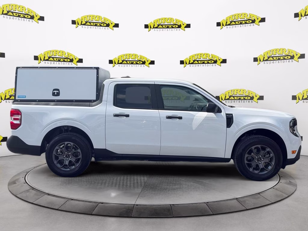 2025 Oxford White Ford Maverick XLT FWD Truck