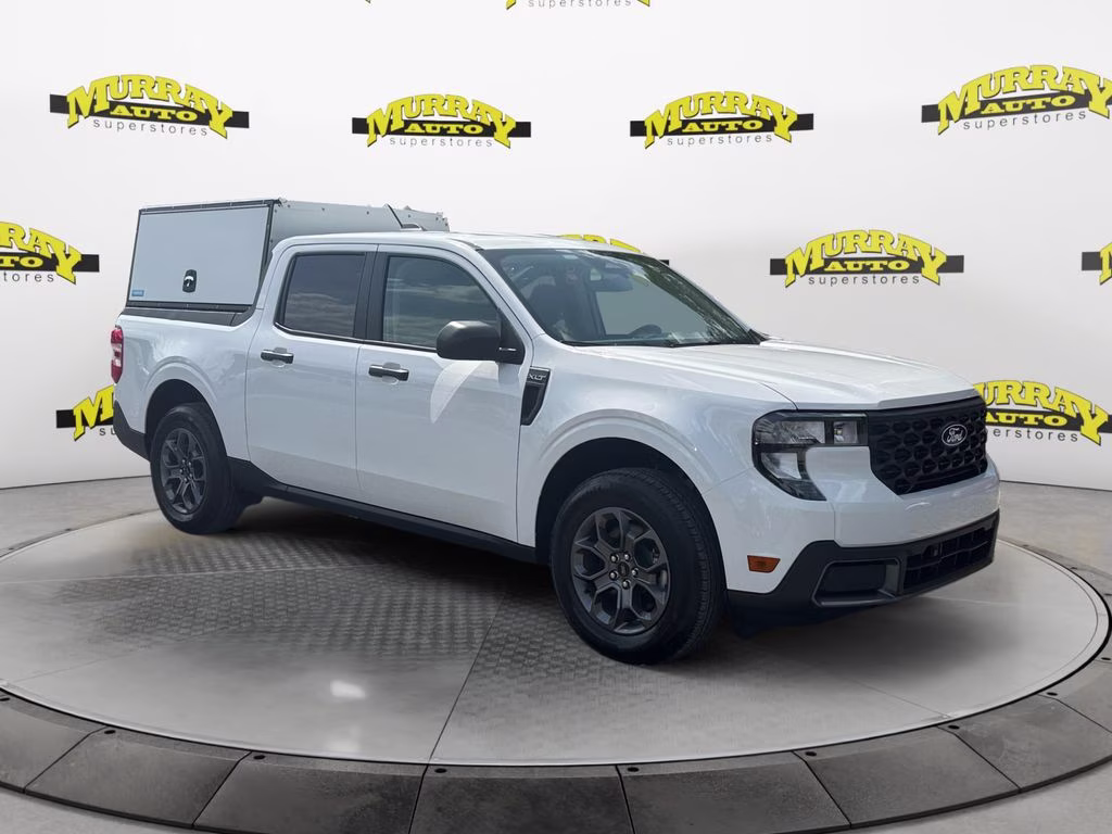 2025 Oxford White Ford Maverick XLT FWD Truck