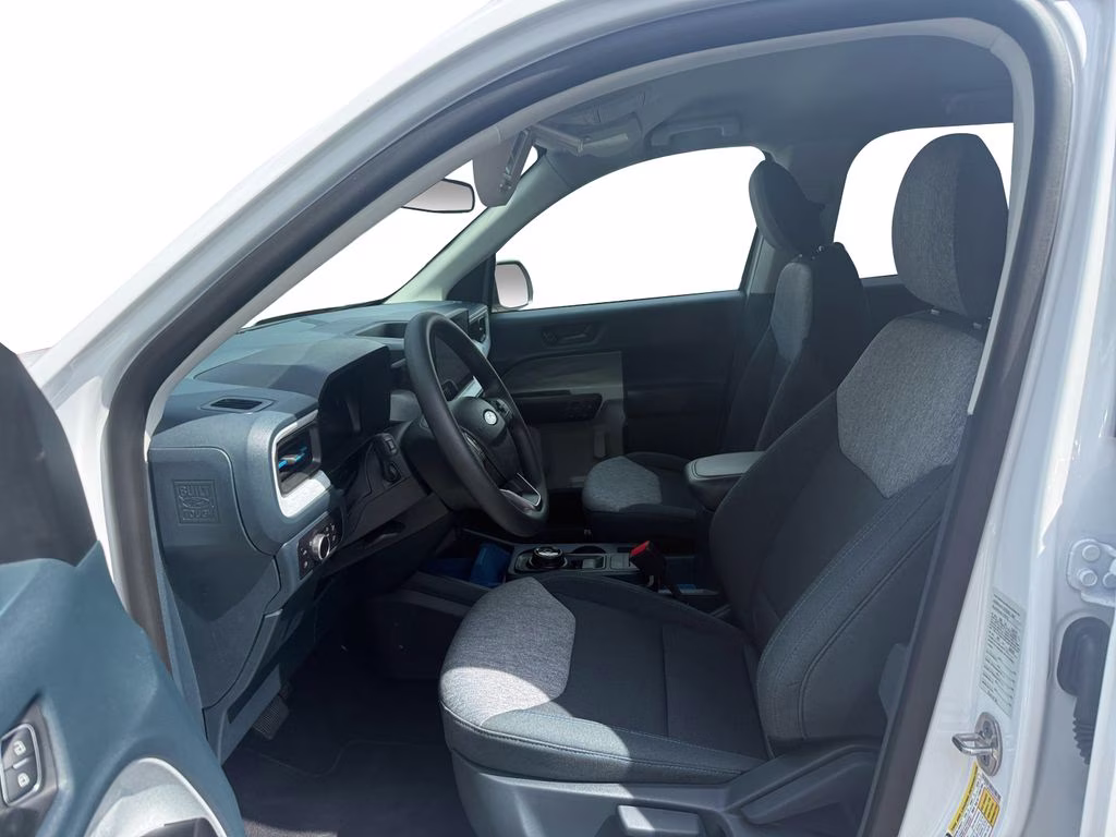 2025 Oxford White Ford Maverick XLT FWD Truck