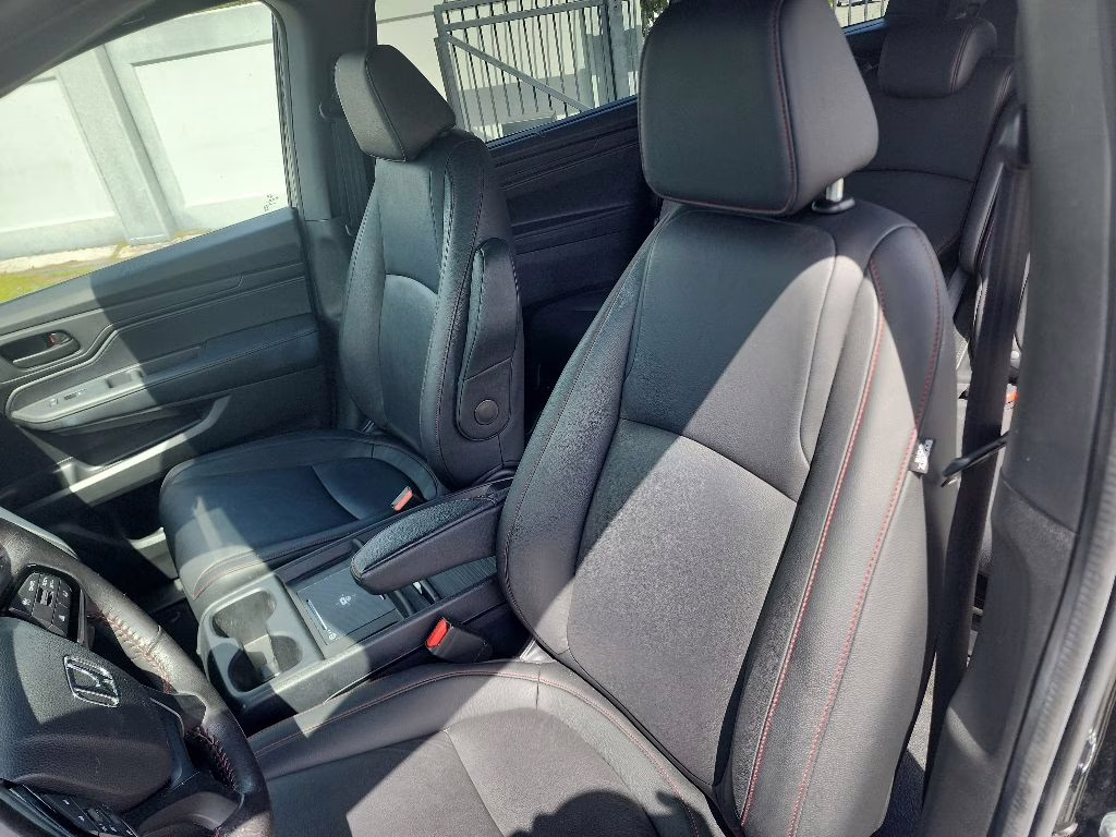 2025 Crystal Black Pearl Honda Odyssey Sport-L FWD Van