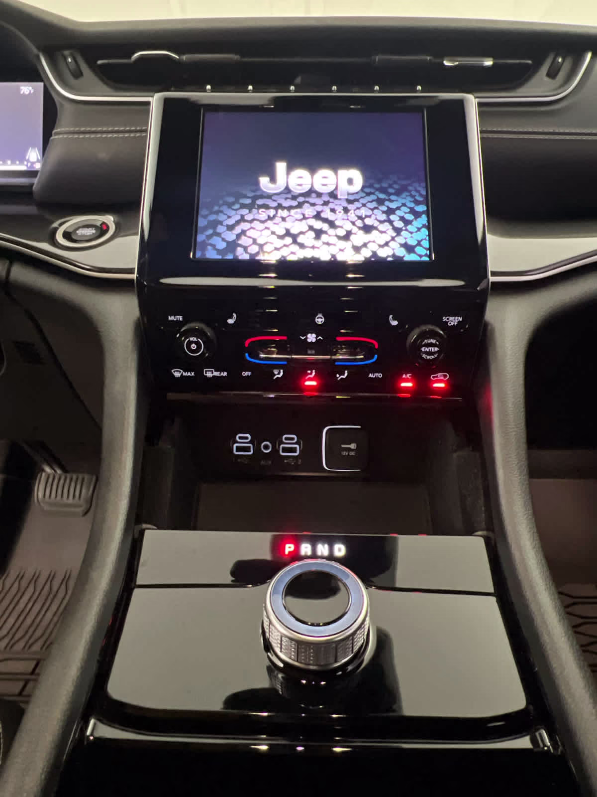 2022 Velvet Red Pearlcoat Jeep Grand Cherokee L Altitude RWD SUV