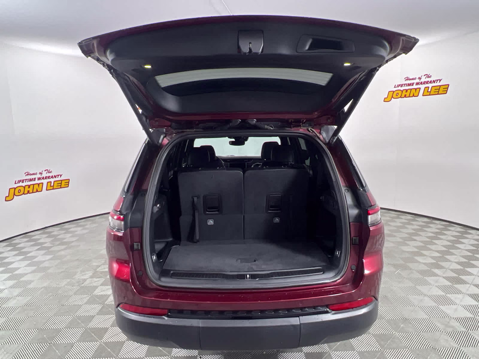 2022 Velvet Red Pearlcoat Jeep Grand Cherokee L Altitude RWD SUV