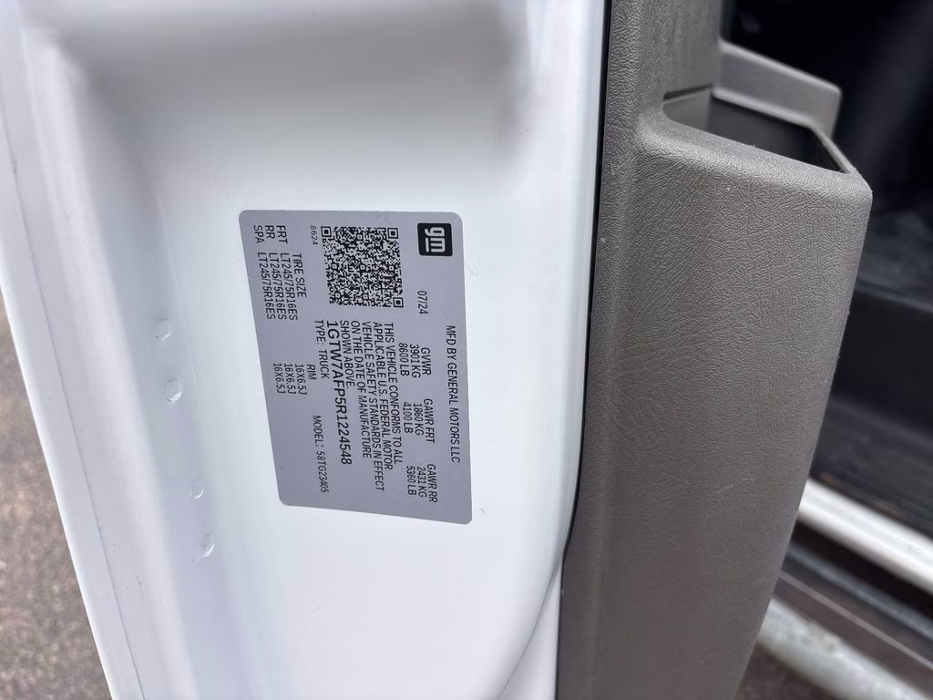 2024 Summit White GMC Savana 2500 Work Van RWD Van