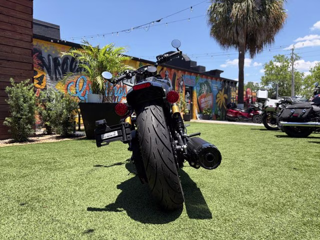 2026 ONYX BLACK CRYSTAL Indian 101 SCOUT ONXY BLACK CRYSTAL