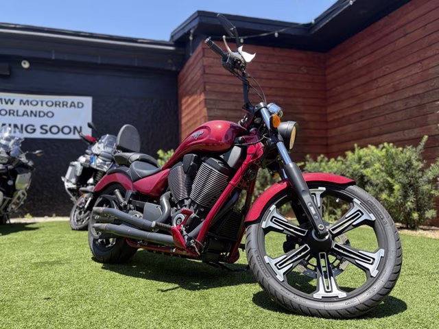 2016 SUNSET RED Victory VEGAS SUNSET RED