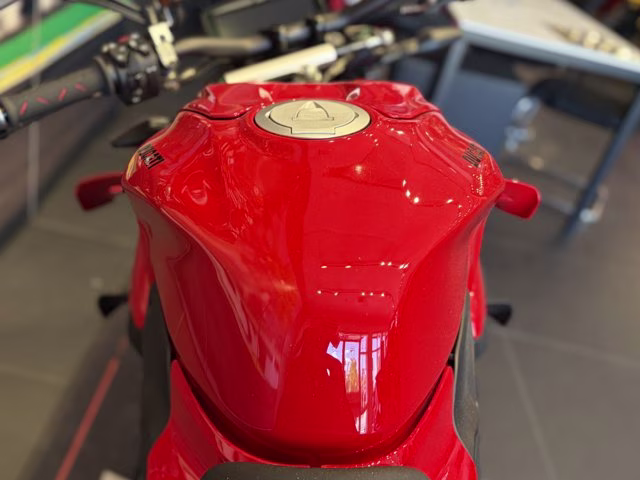 2025 RED Ducati STREETFIGHTER V4