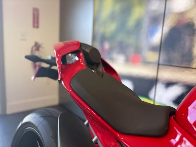 2025 RED Ducati STREETFIGHTER V4
