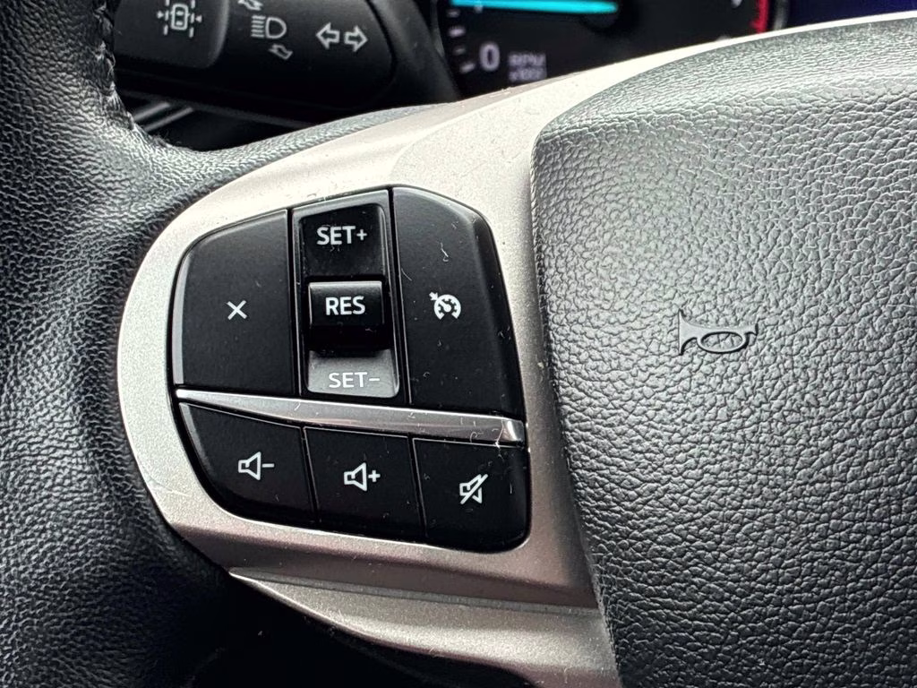 2023 Silver Metallic Ford Explorer XLT 4X4 SUV