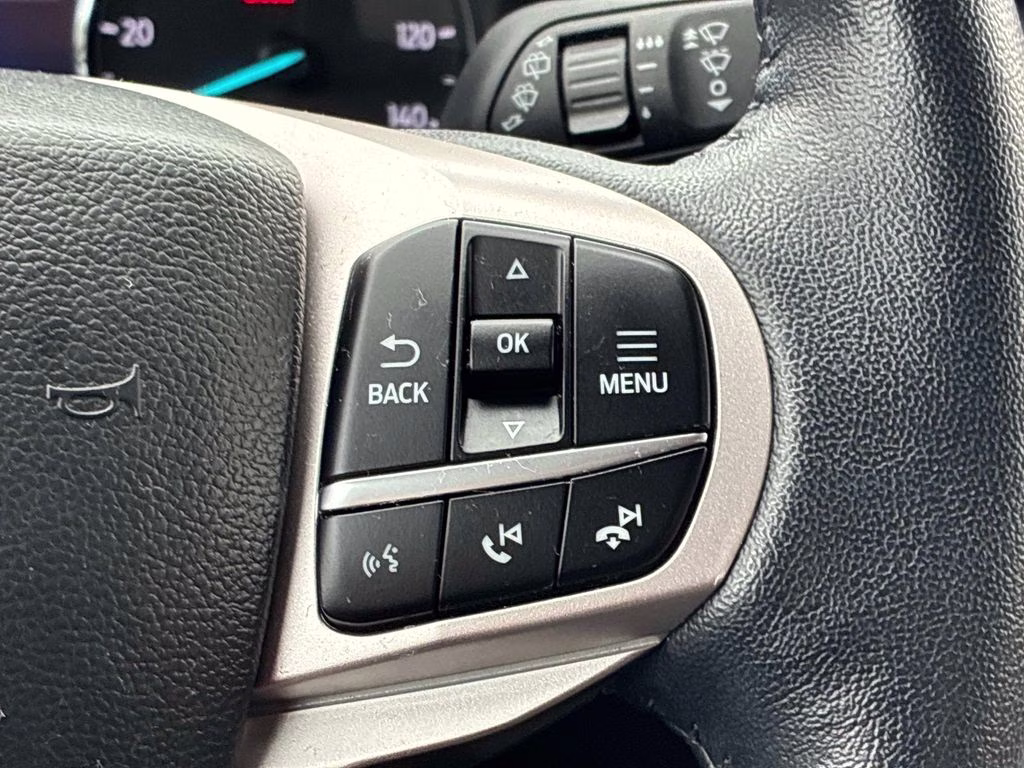 2023 Silver Metallic Ford Explorer XLT 4X4 SUV