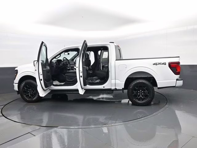 2026 Oxford White Ford F-150 XLT 4X4 Truck