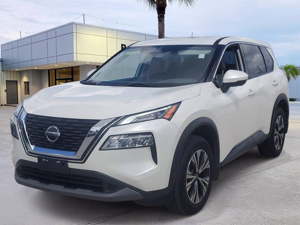 2021 Pearl White Tricoat Nissan Rogue SV AWD SUV