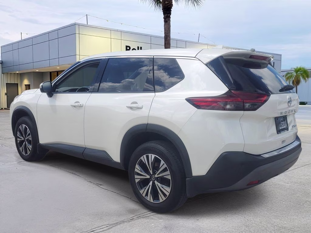2021 Pearl White Tricoat Nissan Rogue SV AWD SUV