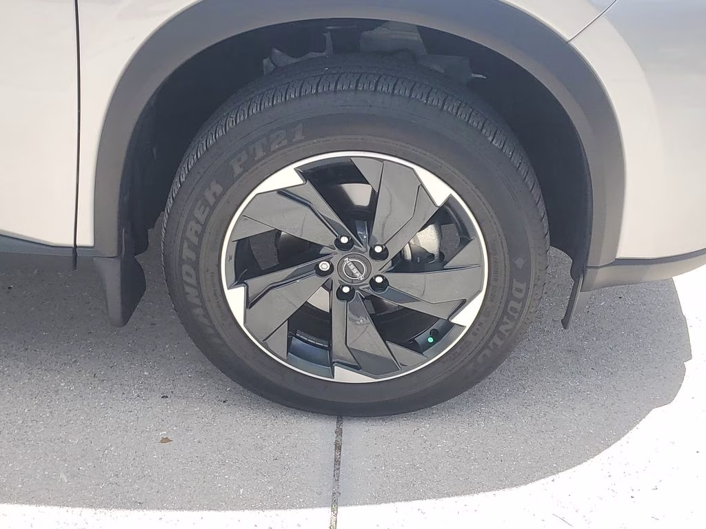2024 Brilliant Silver Metallic Nissan Rogue SV AWD SUV