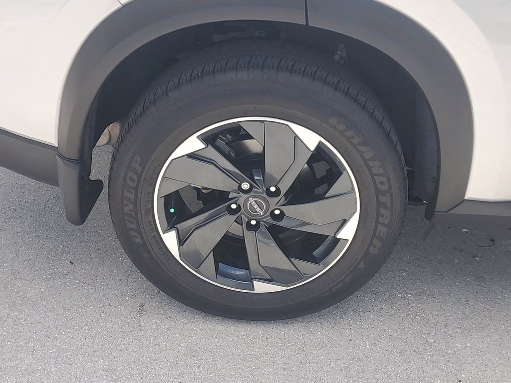 2024 Brilliant Silver Metallic Nissan Rogue SV AWD SUV