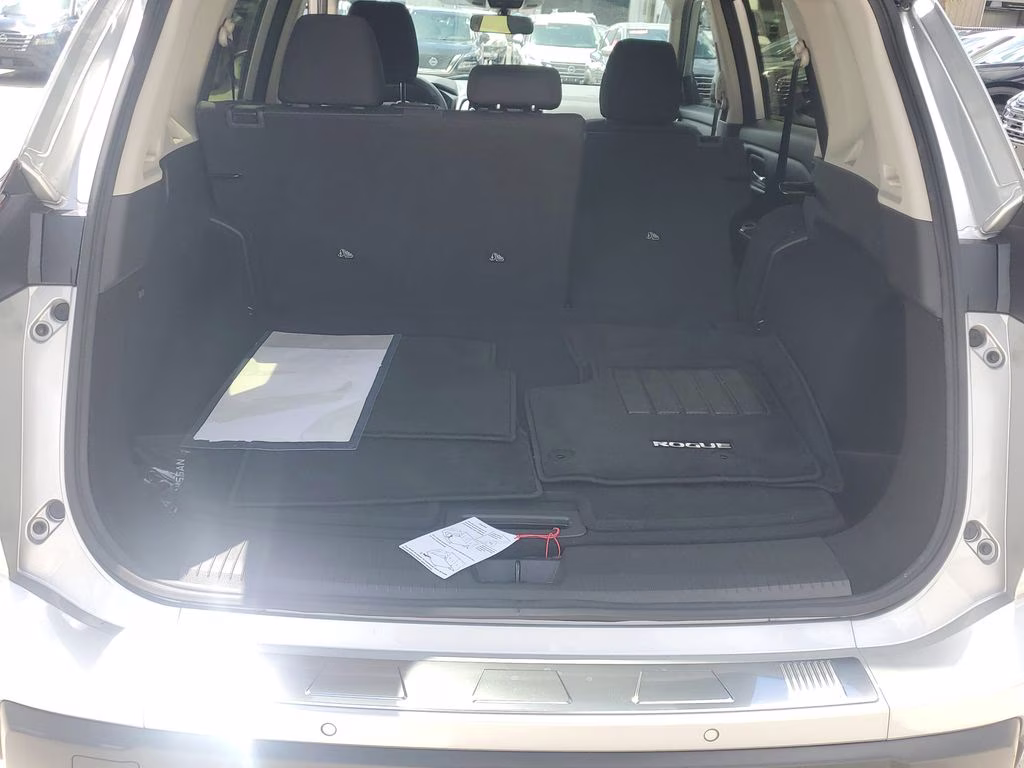 2024 Brilliant Silver Metallic Nissan Rogue SV AWD SUV