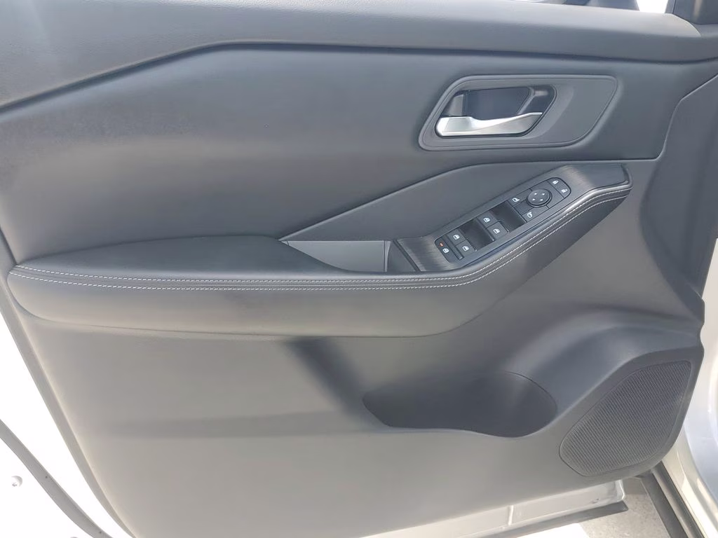 2024 Brilliant Silver Metallic Nissan Rogue SV AWD SUV