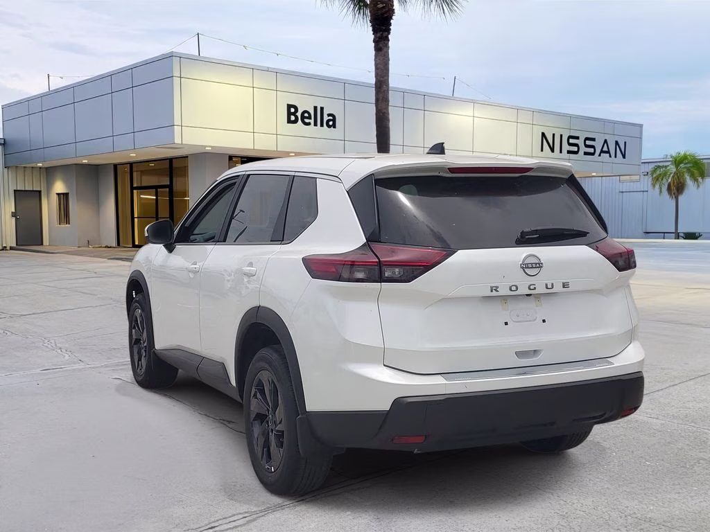 2026 Everest White Pearl Tricoat Nissan Rogue SV FWD SUV
