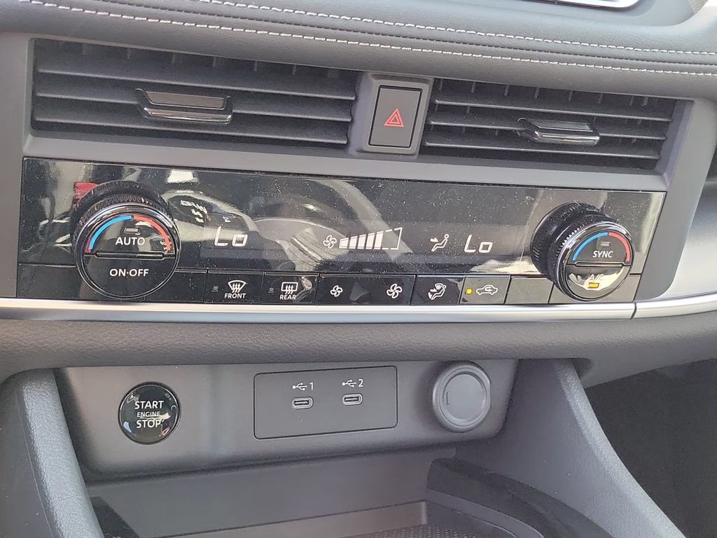 2026 Everest White Pearl Tricoat Nissan Rogue SV FWD SUV