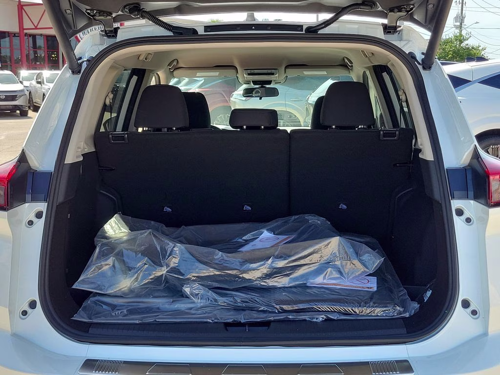 2026 Everest White Pearl Tricoat Nissan Rogue SV FWD SUV