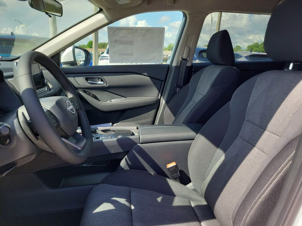2026 Everest White Pearl Tricoat Nissan Rogue SV FWD SUV