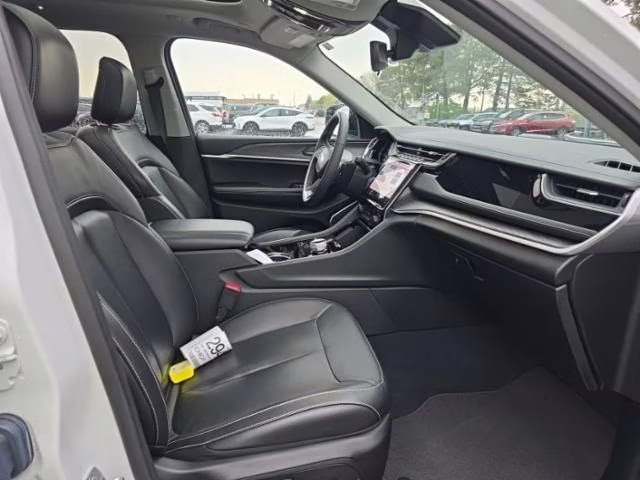 2022 Bright White Clearcoat Jeep Grand Cherokee 4xe 4X4 SUV