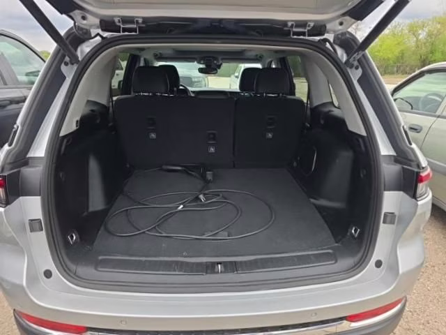 2023 Silver Zynith Jeep Grand Cherokee 4xe 4X4 SUV