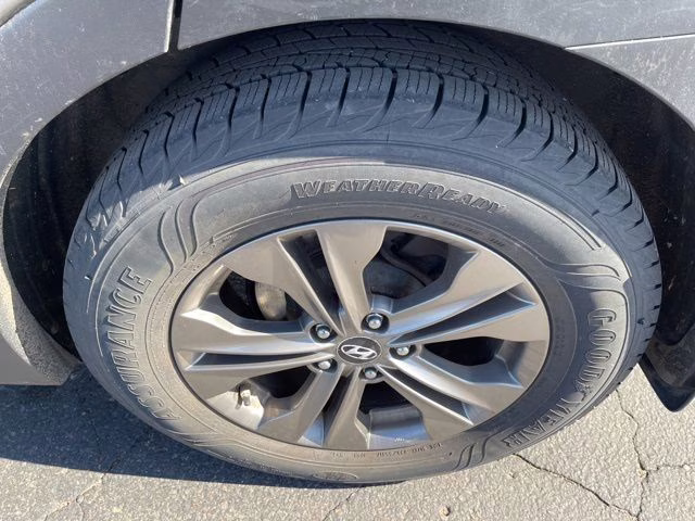 2013 Mineral Gray Hyundai Santa Fe Sport Base FWD SUV