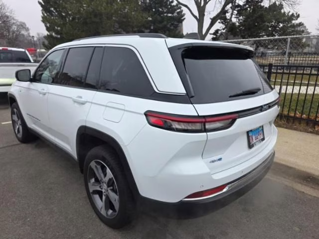 2022 Bright White Clearcoat Jeep Grand Cherokee 4xe 4X4 SUV
