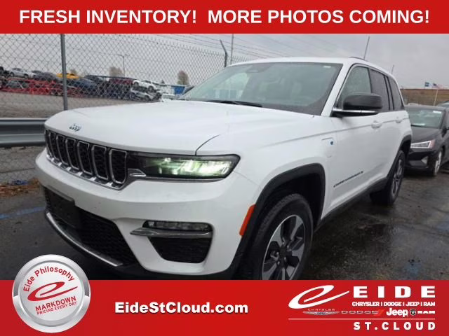 2022 Bright White Clearcoat Jeep Grand Cherokee 4xe 4X4 SUV