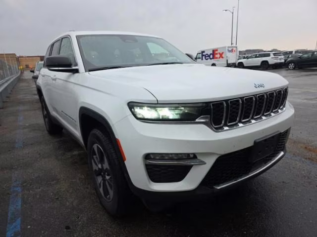 2022 Bright White Clearcoat Jeep Grand Cherokee 4xe 4X4 SUV