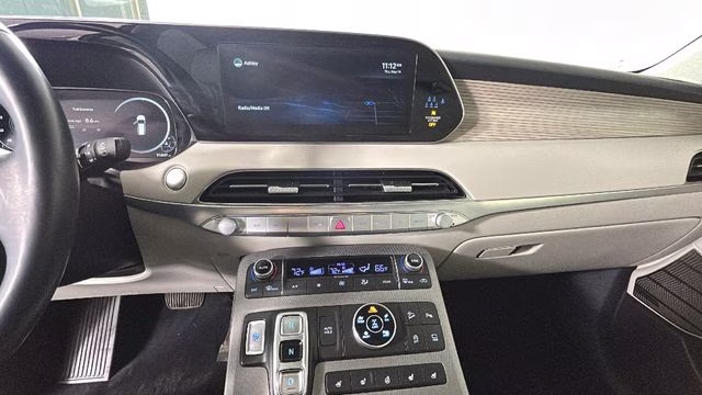 2022 Hyper White Hyundai Palisade Limited AWD SUV