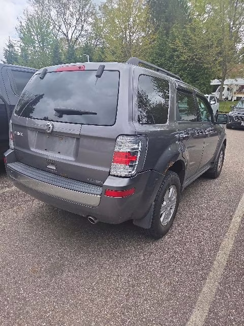 2010 Mercury Mariner Base FWD SUV