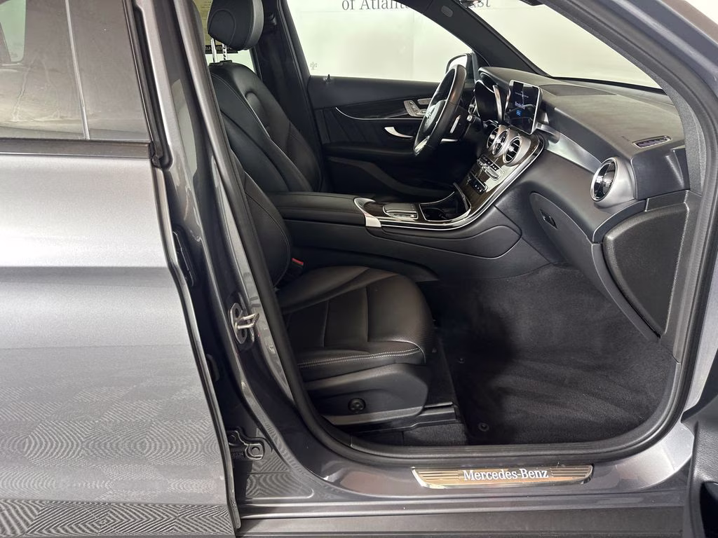 2022 Selenite Gray Metallic Mercedes-Benz GLC GLC 300 RWD SUV