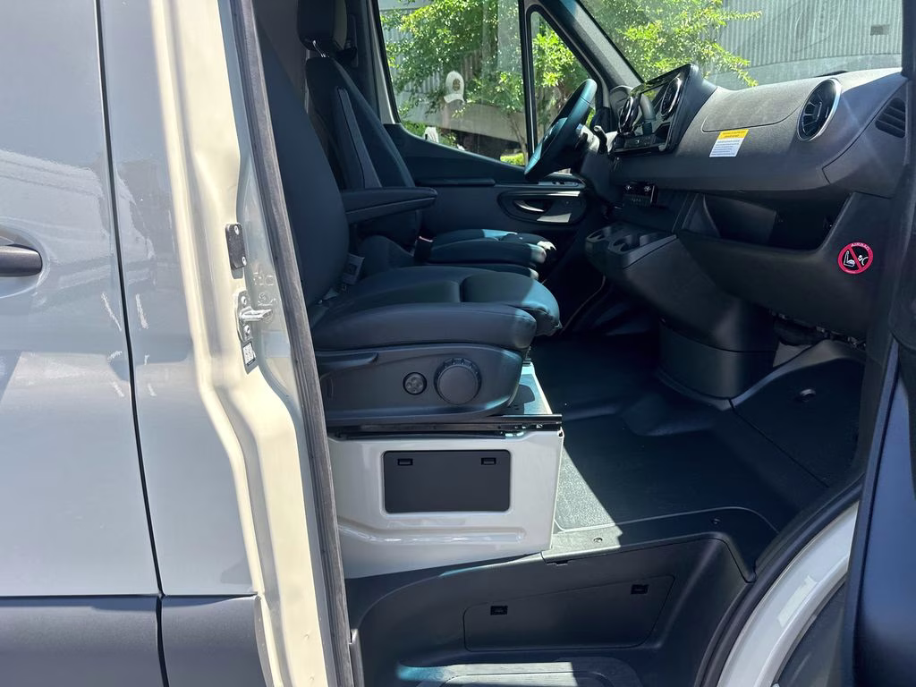 2026 Pebble Mercedes-Benz Sprinter 2500 Cargo 170 WB AWD Van