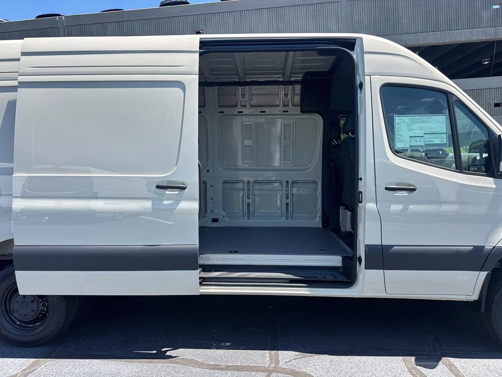 2026 Pebble Mercedes-Benz Sprinter 2500 Cargo 170 WB AWD Van