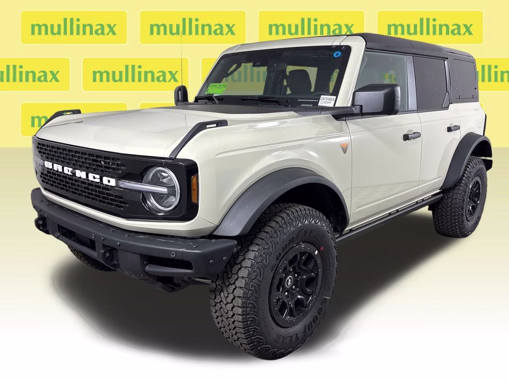 2026 Beige Ford Bronco Badlands 4X4 SUV