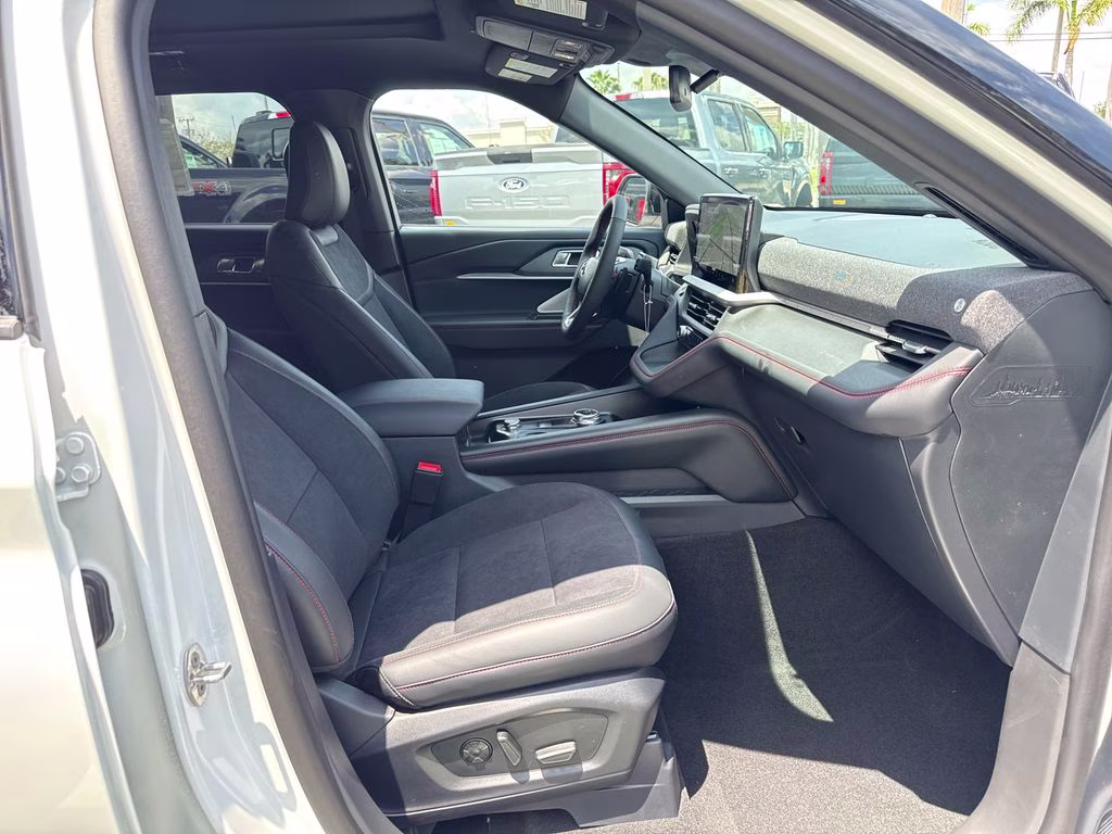 2026 Star White Metallic Tri-Coat Ford Explorer ST 4X4 SUV