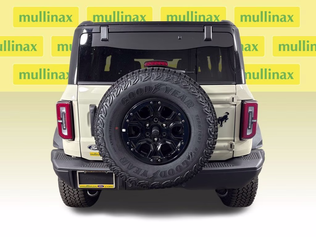 2026 Beige Ford Bronco Badlands 4X4 SUV