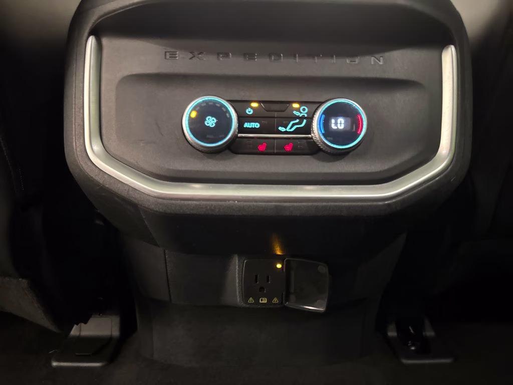 2025 Agate Black Metallic Ford Expedition Max Platinum 4X4 SUV