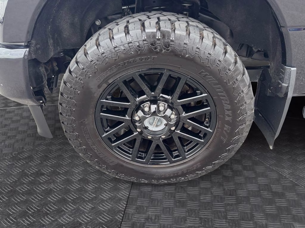 2022 Black Metallic Ford Super Duty F-250 SRW Lariat 4X4 Truck